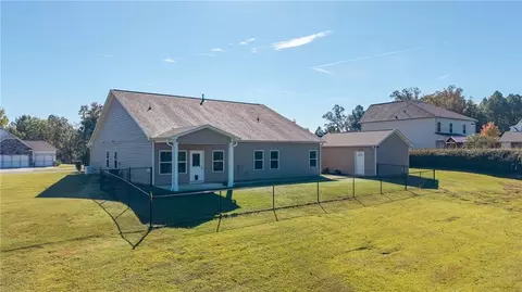 Exterior - 304 Benstone Dr NE, Calhoun, GA 30701 photo 6 of 8