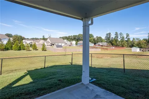 Exterior - 304 Benstone Dr NE, Calhoun, GA 30701 photo 3 of 8