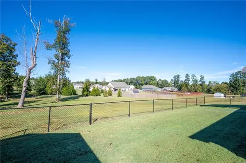Exterior - 304 Benstone Dr NE, Calhoun, GA 30701 photo 5 of 8