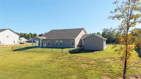 Exterior - 304 Benstone Dr NE, Calhoun, GA 30701 photo 8 of 8