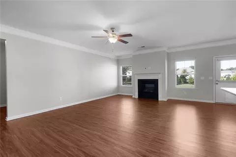 Living - 304 Benstone Dr NE, Calhoun, GA 30701 photo 2 of 6