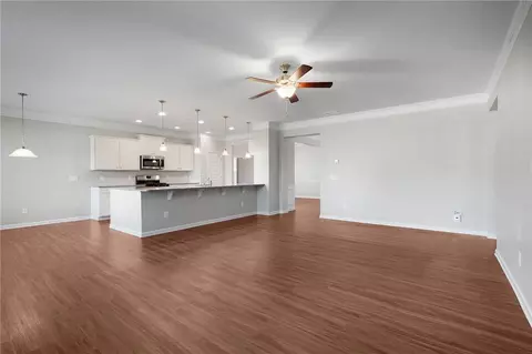 Living - 304 Benstone Dr NE, Calhoun, GA 30701 photo 4 of 6