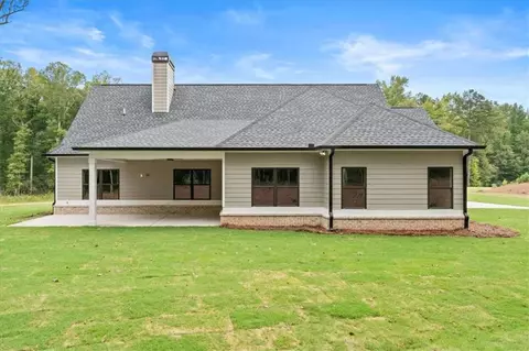 Exterior - 467 Lake Varner Dr, Covington, GA 30014 photo 3 of 7