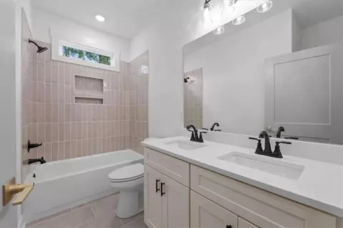 Bath - 467 Lake Varner Dr, Covington, GA 30014 photo 8 of 8