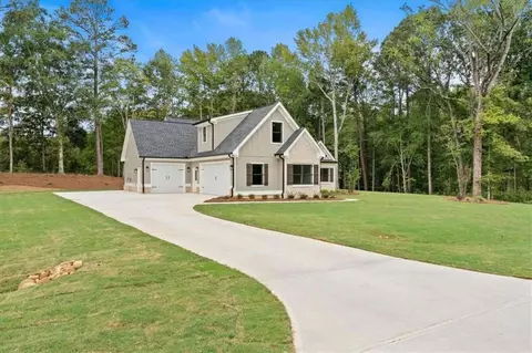 Exterior - 467 Lake Varner Dr, Covington, GA 30014 photo 2 of 7