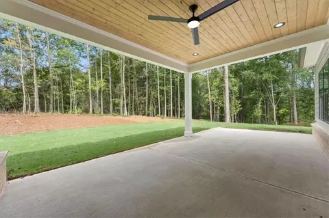 Exterior - 467 Lake Varner Dr, Covington, GA 30014 photo 5 of 7