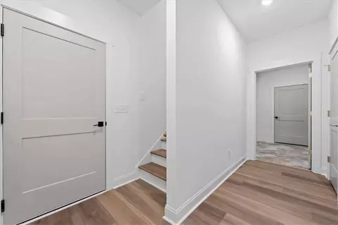 Entry Way - 467 Lake Varner Dr, Covington, GA 30014 photo 2 of 8