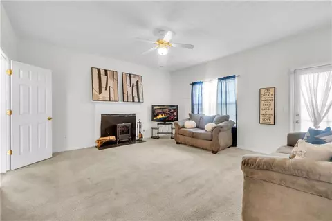 Living - 1289 Labrador Ln, Riverdale, GA 30296 photo 1 of 2