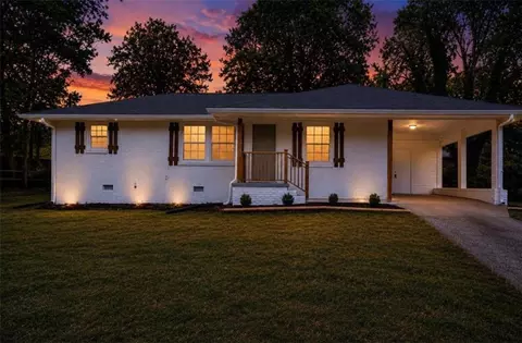 926 Green Valley Rd, Mableton, GA 30126