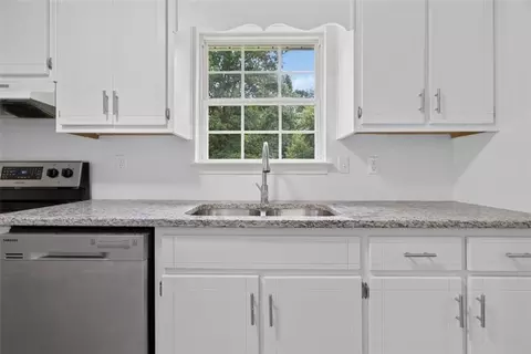 Kitchen - 20 Hunters Keep, Covington, GA 30014 photo 2 of 2