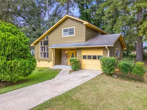 399 Emmett St, Riverdale, GA 30274