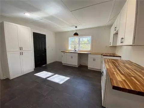 Kitchen - 818 Maple Ave SW, Rome, GA 30161 photo 1 of 3