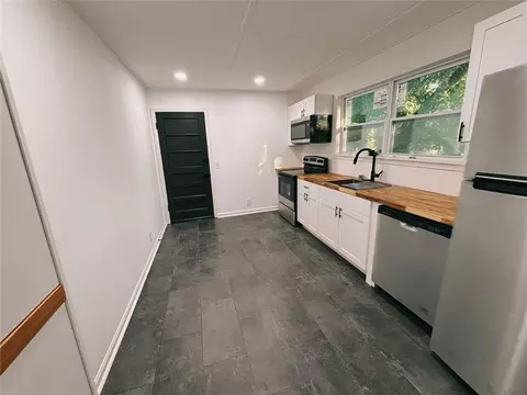 Kitchen - 818 Maple Ave SW, Rome, GA 30161 photo 3 of 3