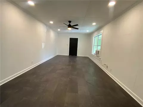 Living - 818 Maple Ave SW, Rome, GA 30161 photo 2 of 5