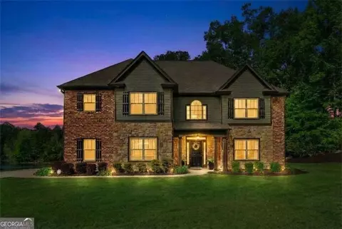 3 Westwood Lake Dr, Newnan, GA 30263