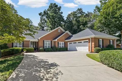 1010 Brooksglen Dr, Roswell, GA 30075