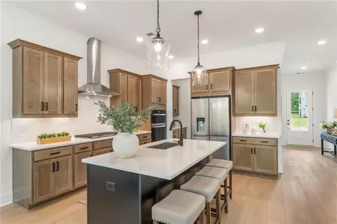 2 Bell Dr, Smyrna, GA 30080