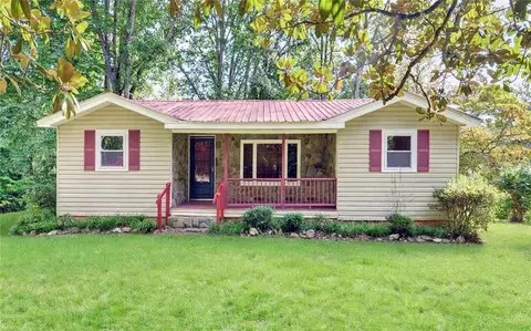 910 Hells Hollow Rd, Blue Ridge, GA 30513