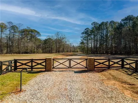 689 Moccasin Gap Rd, Jackson, GA 30233 photo 3