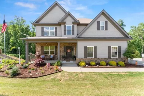 176 Whelchell Valley Dr, Dawsonville, GA 30534