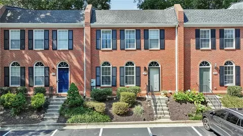 7810 Saint Charles Sq, Roswell, GA 30075