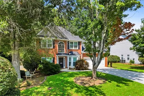 575 Kingsport Dr, Roswell, GA 30076