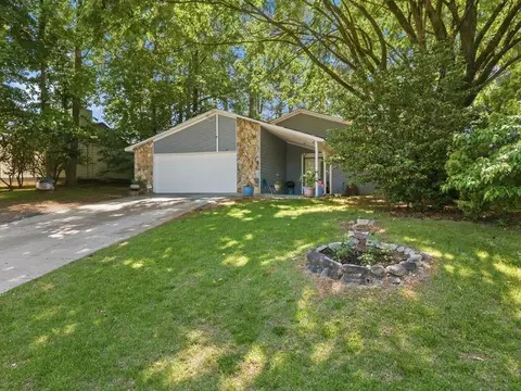 1462 Country Downs Dr, Norcross, GA 30093