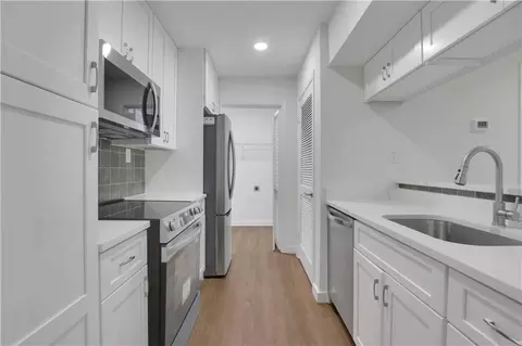 122 Tuxworth Cir, Decatur, GA 30033