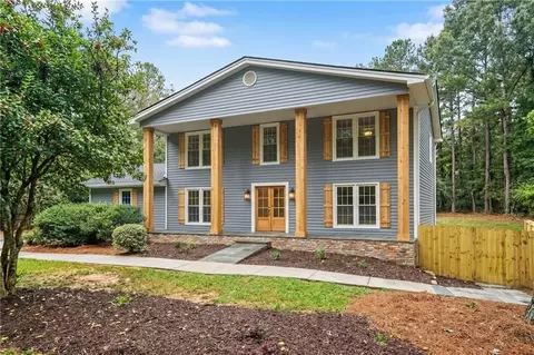 1498 Meadowcreek Ct, Atlanta, GA 30338