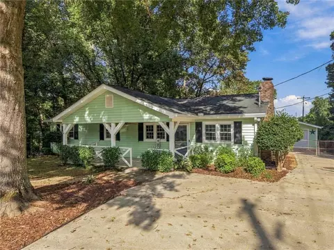 6003 Lake Lanier Heights Rd, Buford, GA 30518