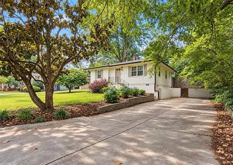 1005 Ridgecrest Dr SE, Smyrna, GA 30080