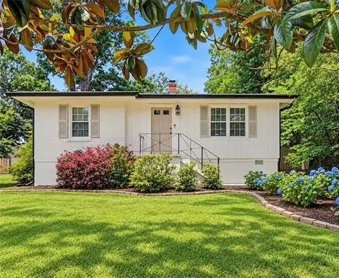 1005 Ridgecrest Dr SE, Smyrna, GA 30080