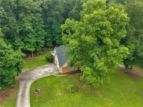 Exterior - 185 Briar Patch Rd, Covington, GA 30014 photo 6 of 7