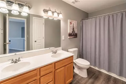 Bath - 3566 Ashby Pond Ln, Duluth, GA 30097 photo 1 of 5