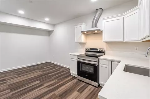 Kitchen - 3566 Ashby Pond Ln, Duluth, GA 30097 photo 2 of 3