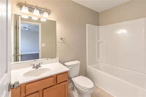 Bath - 3566 Ashby Pond Ln, Duluth, GA 30097 photo 2 of 5