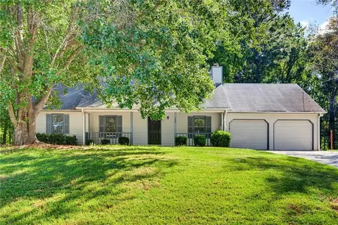 225 Hollis Cir, Dallas, GA 30157