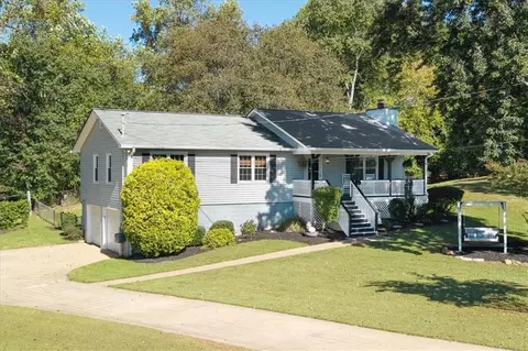 404 Hill Crest Ct, Woodstock, GA 30188