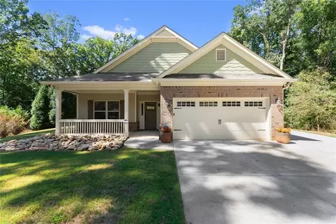 3588 Phoenix Cove Dr, Gainesville, GA 30506