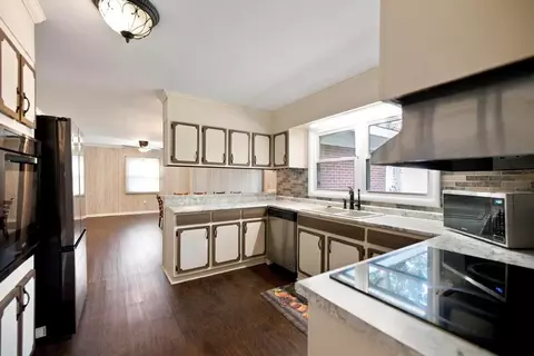 Kitchen - 331 Clairmont Dr, Warner Robins, GA 31088 photo 1 of 5