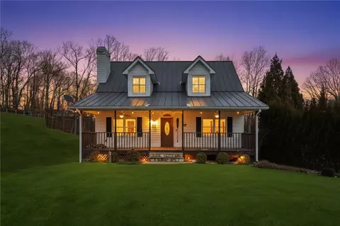 681 Chestatee Pt, Dawsonville, GA 30534