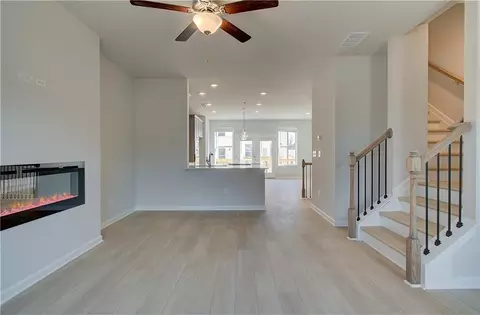 Living - 2612 Daybreak Ln, Newnan, GA 30265 photo 5 of 7