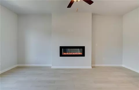 Living - 2612 Daybreak Ln, Newnan, GA 30265 photo 4 of 7