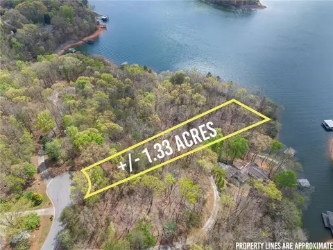 2524 Thompson Ovlk, Gainesville, GA 30506