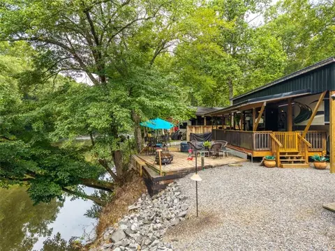 65 1st St, Ellijay, GA 30540