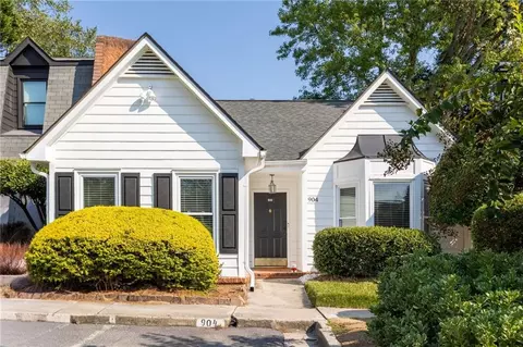 904 Lenox Hill Ct NE, Atlanta, GA 30324