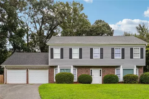 1416 Manchester Ct SW, Lilburn, GA 30047