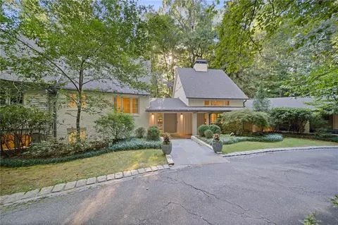 695 W Conway Dr, Atlanta, GA 30327