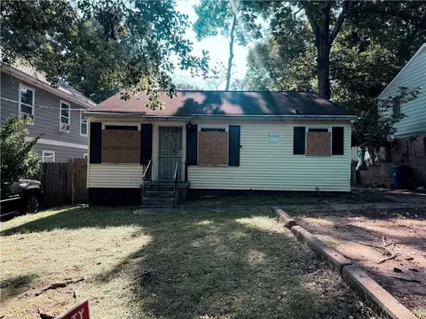 2772 Palm Dr, East Point, GA 30344