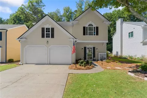 6010 Foxberry Ln, Roswell, GA 30075